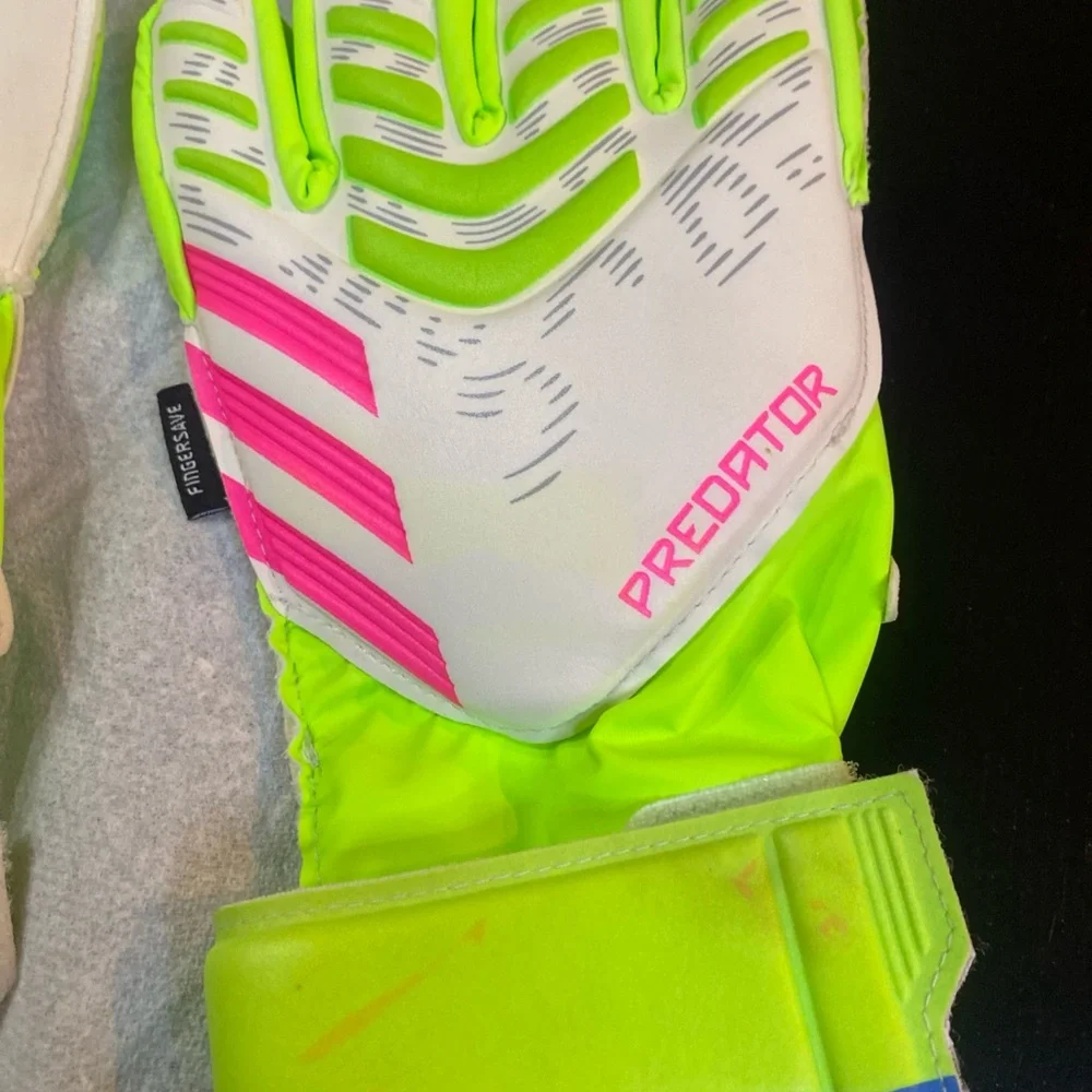 Adidas Predator Neon Goalkeeper Gloves